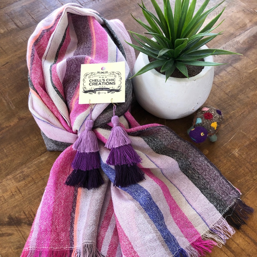 Chell’s Chic Creations Earrings and Scarf!